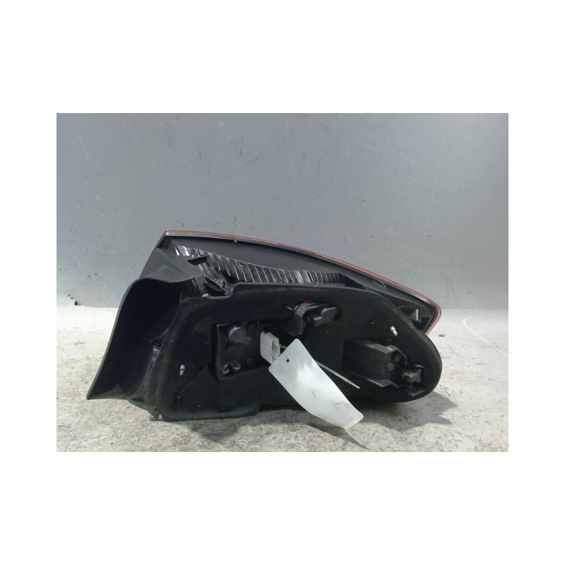 FEU ARRIERE GAUCHE  PEUGEOT 407