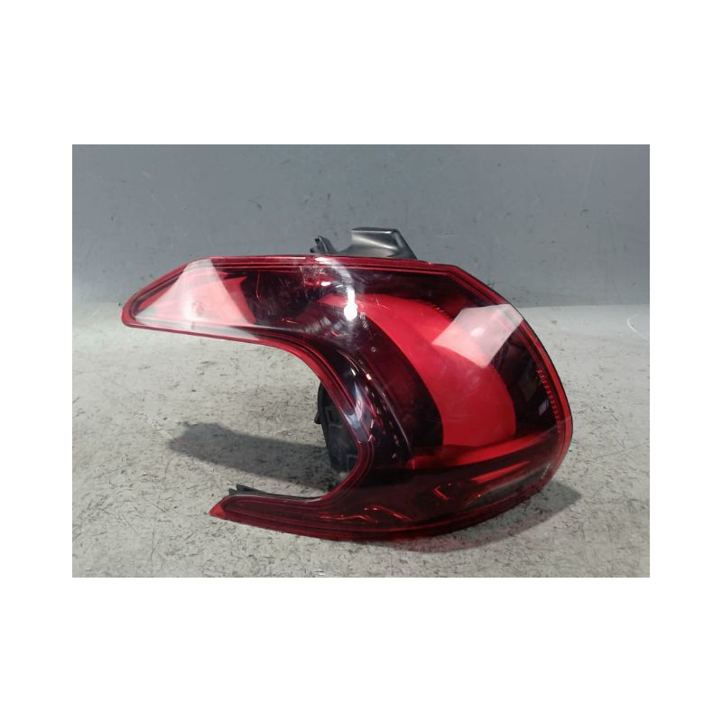 FEU ARRIERE GAUCHE  PEUGEOT 2008