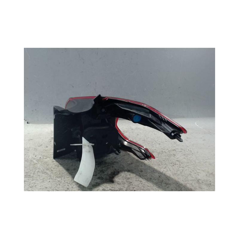 FEU ARRIERE GAUCHE  PEUGEOT 2008