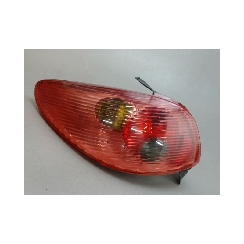 FEU ARRIERE GAUCHE  PEUGEOT 206