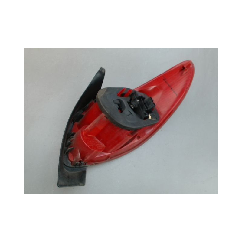 FEU ARRIERE GAUCHE  PEUGEOT 206