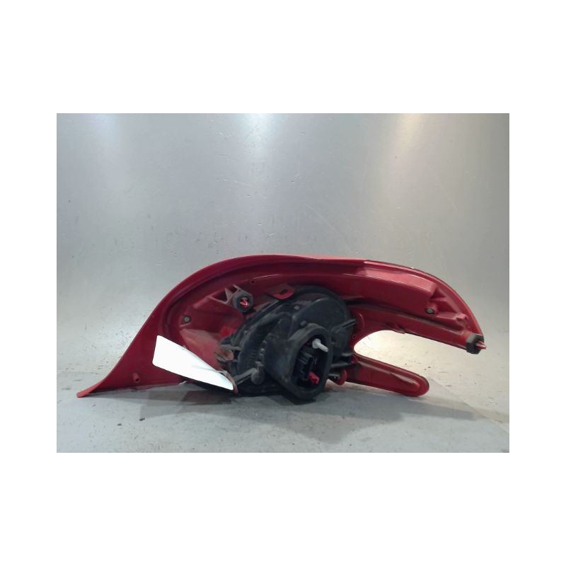 FEU ARRIERE GAUCHE  PEUGEOT 208