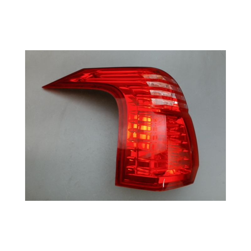 FEU ARRIERE GAUCHE  PEUGEOT 5008