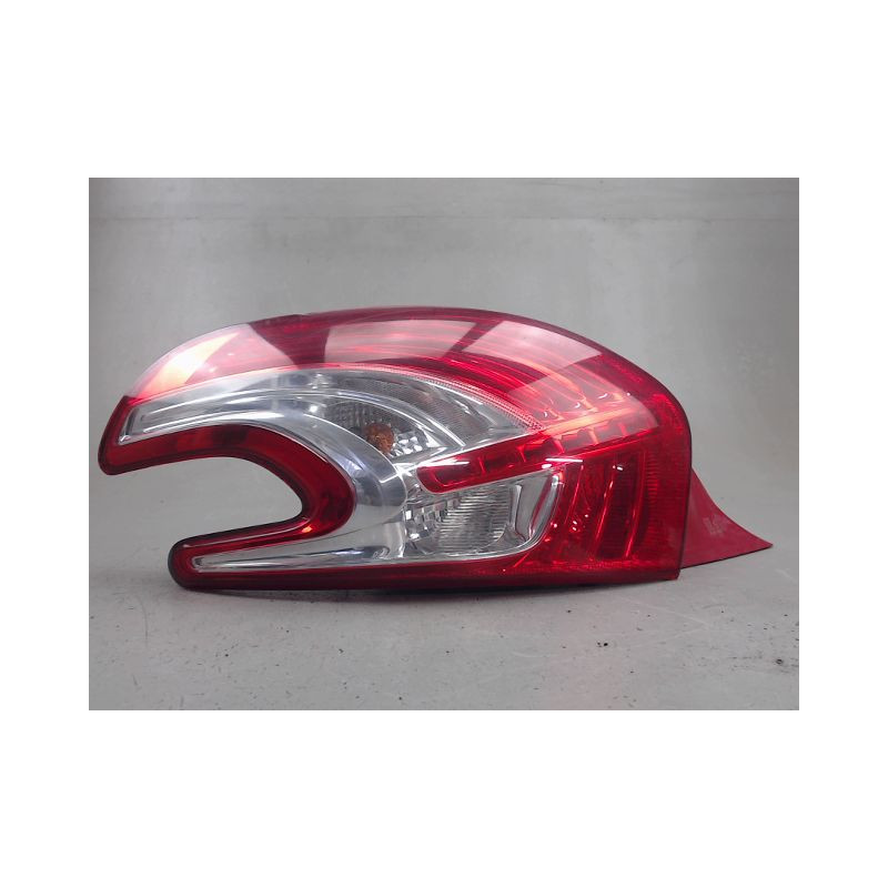 FEU ARRIERE GAUCHE  PEUGEOT 208