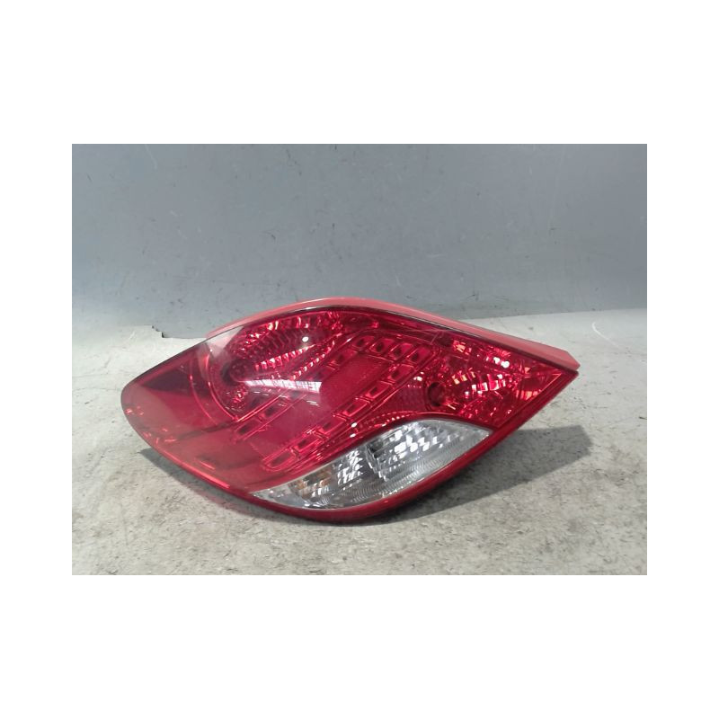 FEU ARRIERE GAUCHE  PEUGEOT 207 2011-