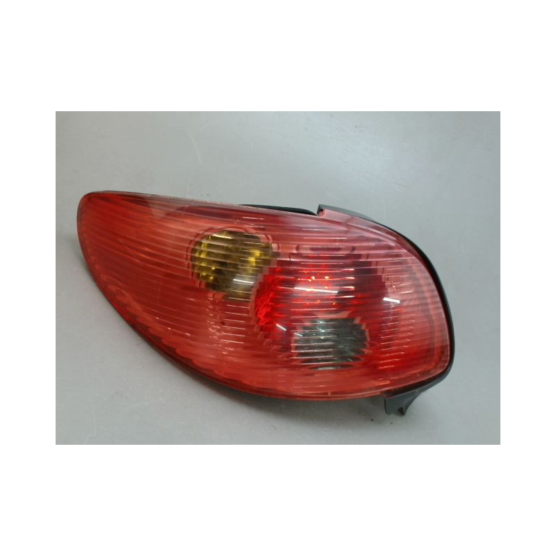 FEU ARRIERE GAUCHE  PEUGEOT 206