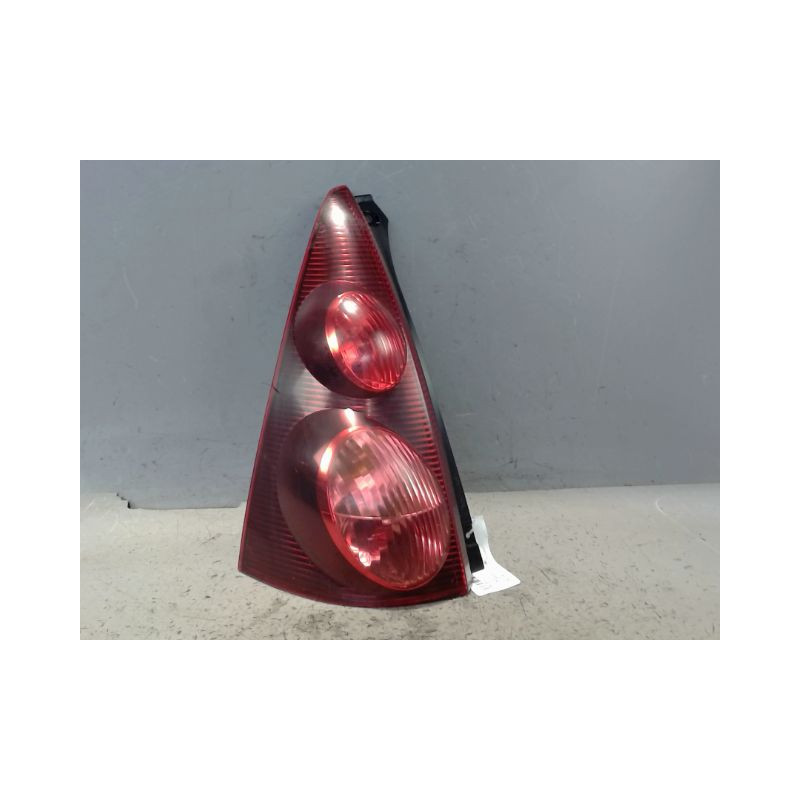 FEU ARRIERE GAUCHE  PEUGEOT 107 3P