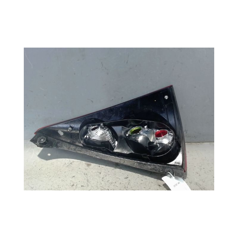 FEU ARRIERE GAUCHE  PEUGEOT 107 3P