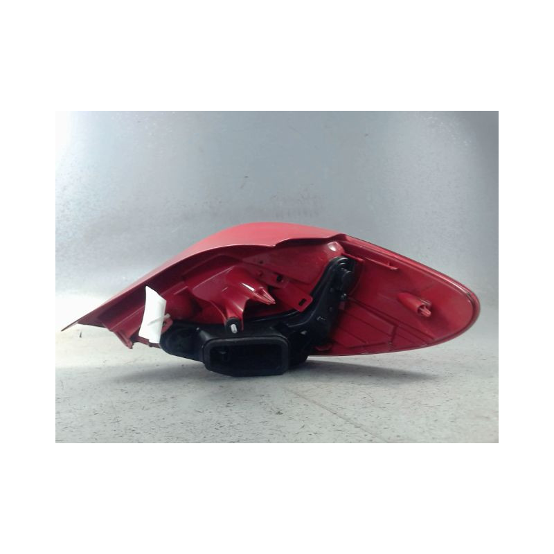 FEU ARRIERE GAUCHE  PEUGEOT 207 2009-