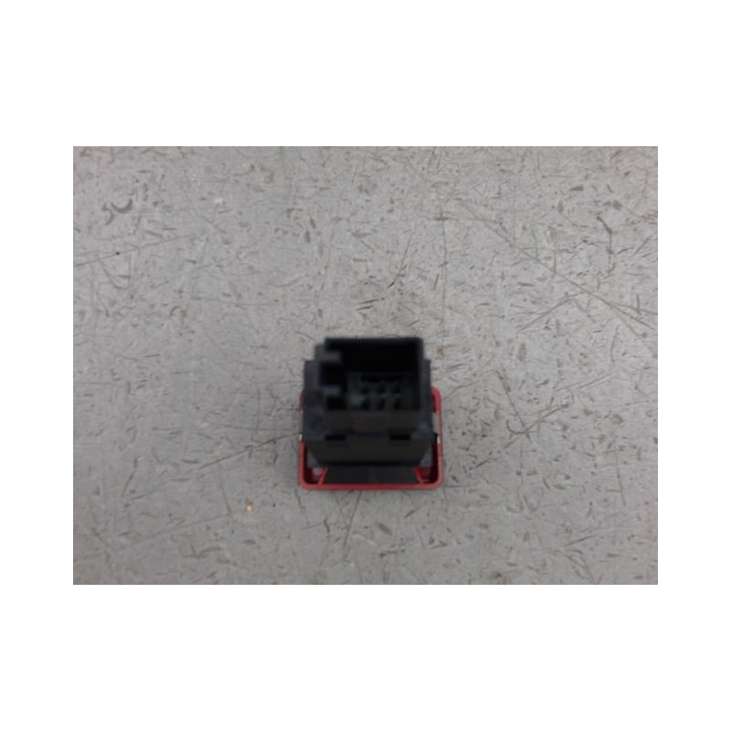 BOUTON DE WARNING AUDI A4