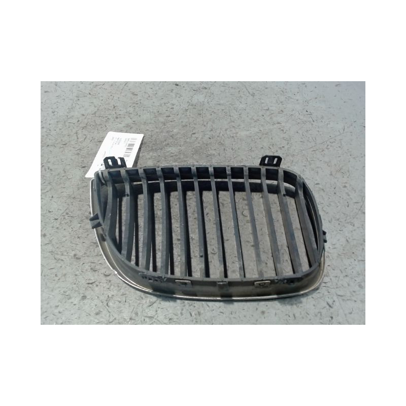 GRILLE CALANDRE GAUCHE BMW SERIE 1