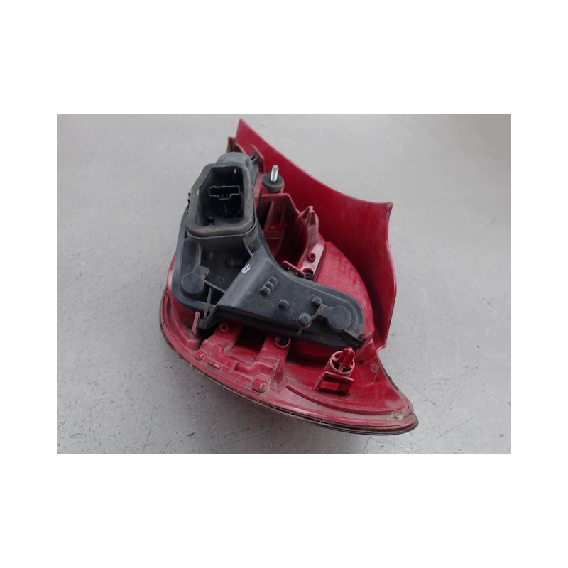 FEU ARRIERE GAUCHE  PEUGEOT 207