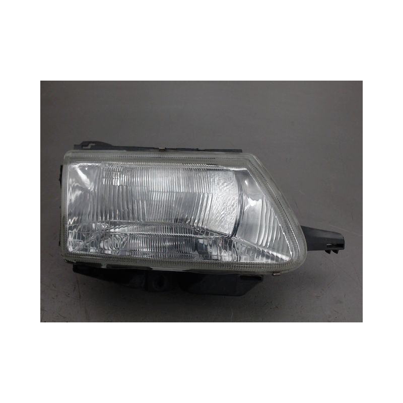 PHARE DROIT CITROEN SAXO