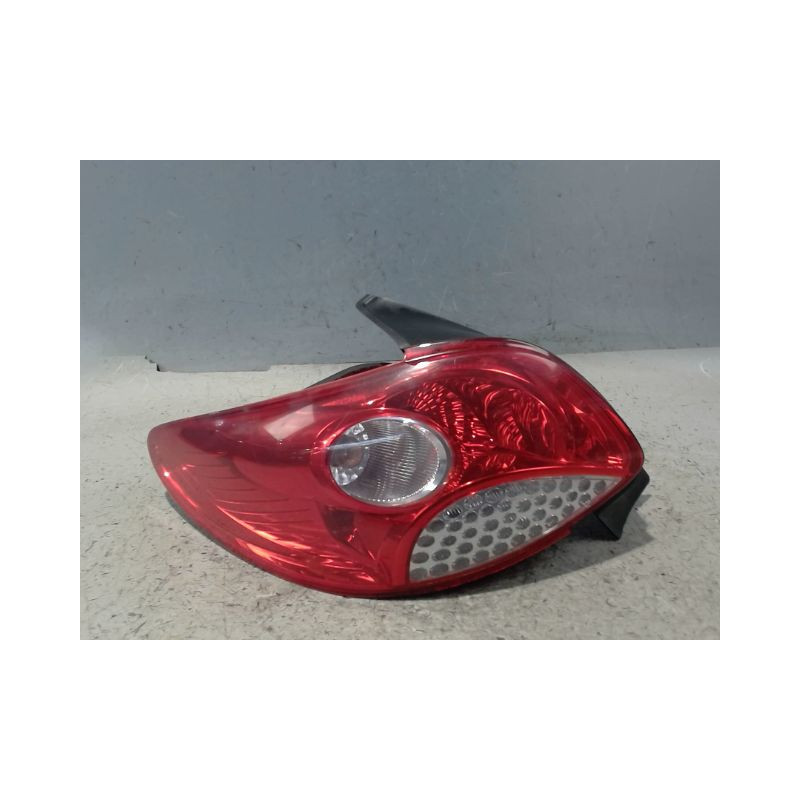 FEU ARRIERE GAUCHE  PEUGEOT 206+ 2009-
