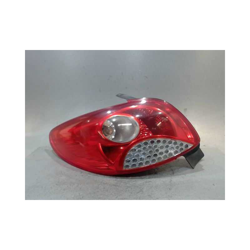 FEU ARRIERE GAUCHE  PEUGEOT 206