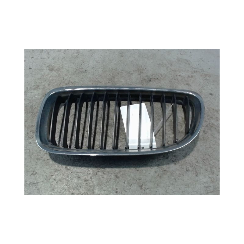 GRILLE CALANDRE GAUCHE BMW SERIE 3 TOURING (E91)