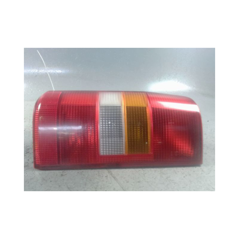 FEU ARRIERE GAUCHE  PEUGEOT EXPERT VITRE 2004-