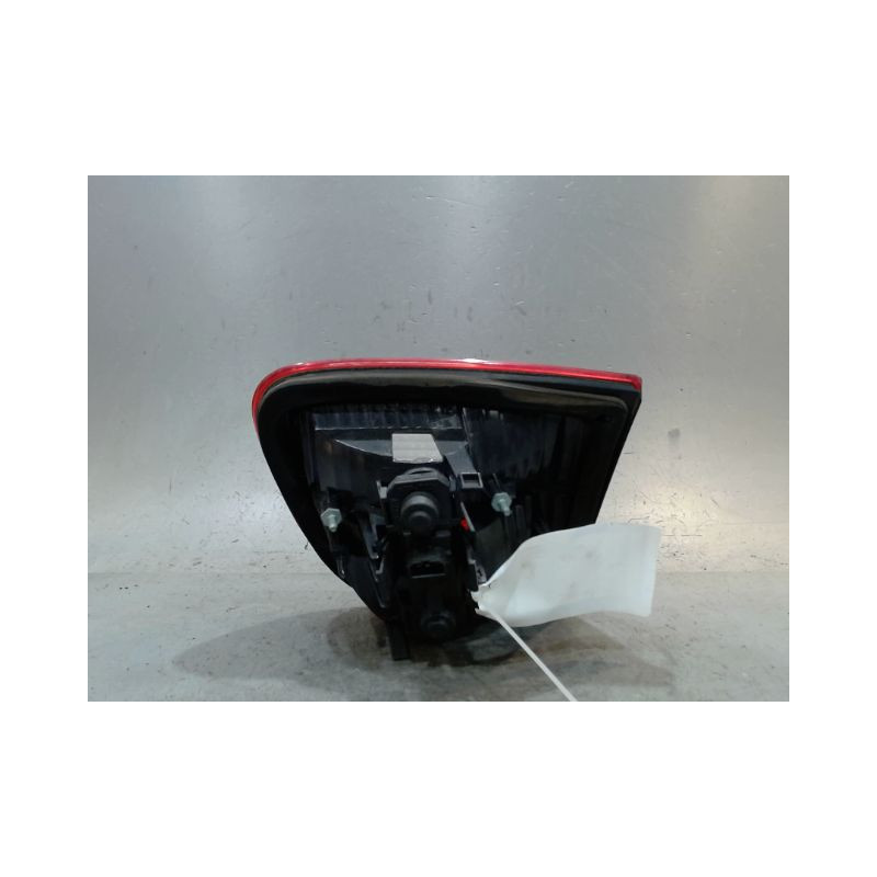 FEU ARRIERE INTERIEUR GAUCHE SEAT LEON