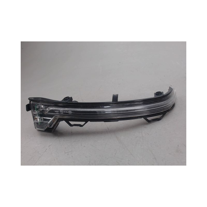 REPETITEUR RETROVISEUR DROIT PEUGEOT 2008