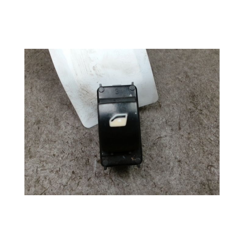 COMMANDE LEVE-GLACE PORTE AVD CITROEN BERLINGO