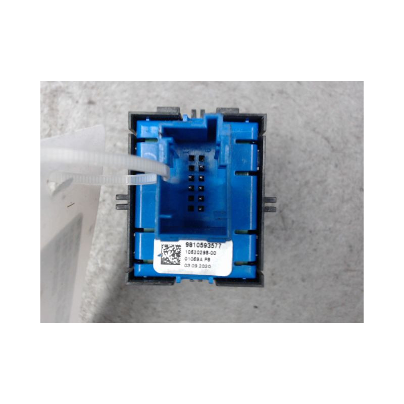 INTERIEUR COMMANDE FREIN A MAIN PEUGEOT 2008