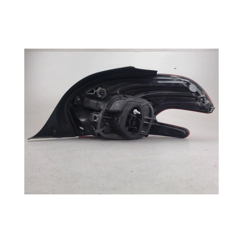 FEU ARRIERE GAUCHE  PEUGEOT 208