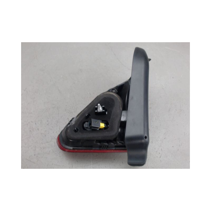 FEU ARRIERE INTERIEUR GAUCHE PEUGEOT 2008