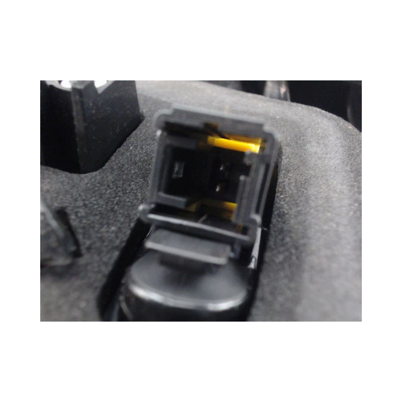 FEU ARRIERE INTERIEUR GAUCHE PEUGEOT 2008