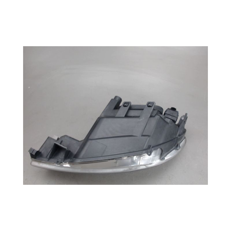 PHARE DROIT PEUGEOT 206