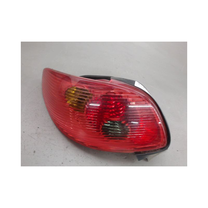 FEU ARRIERE GAUCHE  PEUGEOT 206