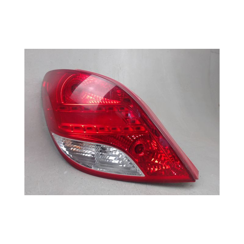 FEU ARRIERE GAUCHE  PEUGEOT 207