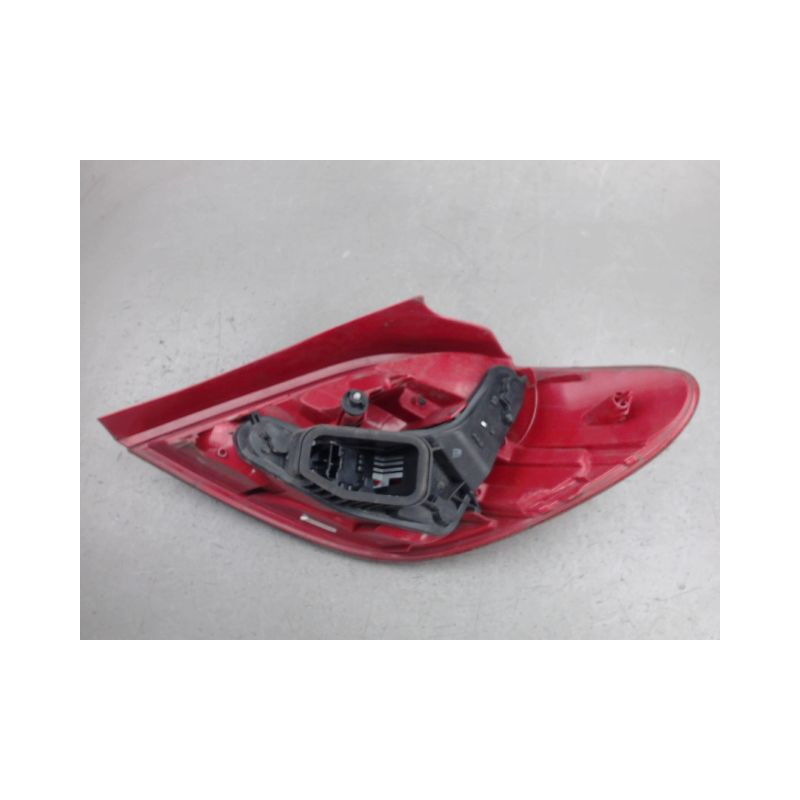 FEU ARRIERE GAUCHE  PEUGEOT 207