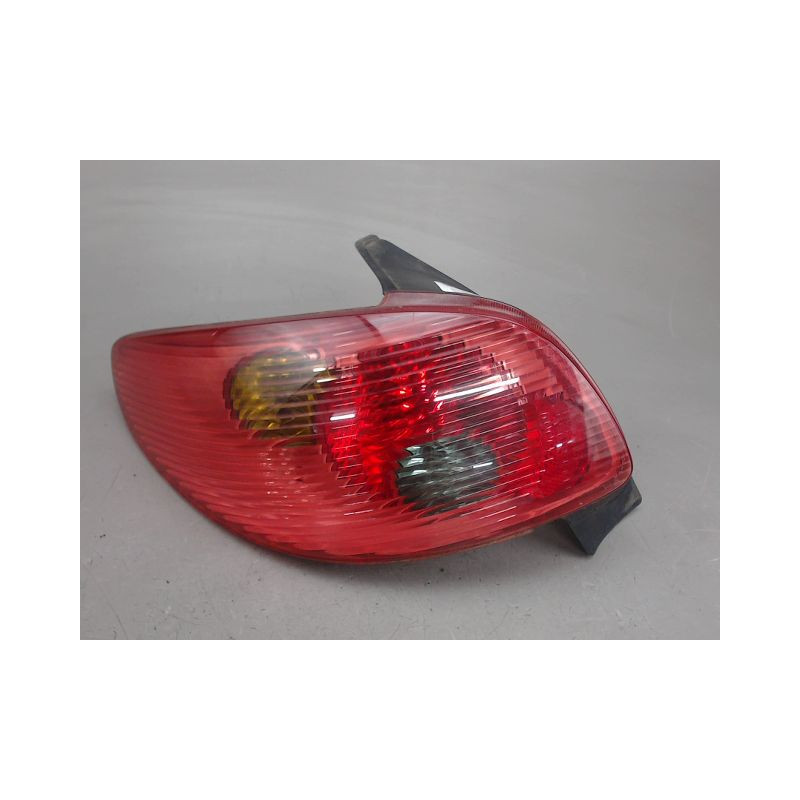 FEU ARRIERE GAUCHE  PEUGEOT 206