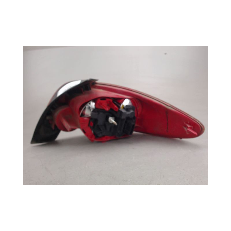 FEU ARRIERE GAUCHE  PEUGEOT 206