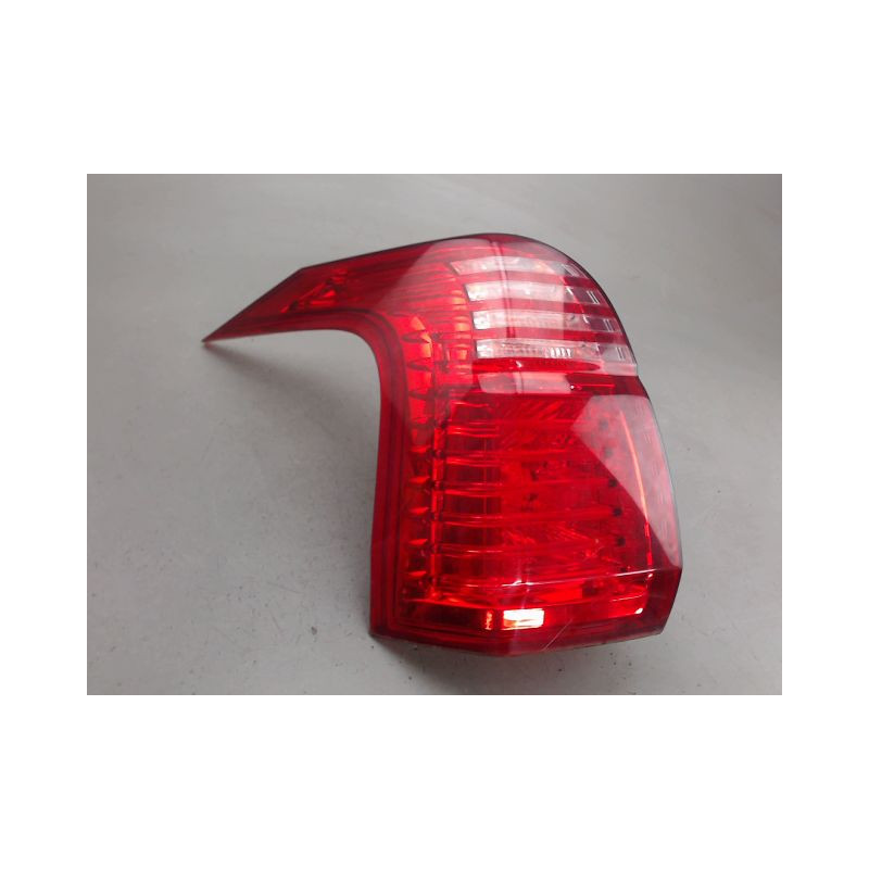 FEU ARRIERE GAUCHE  PEUGEOT 5008