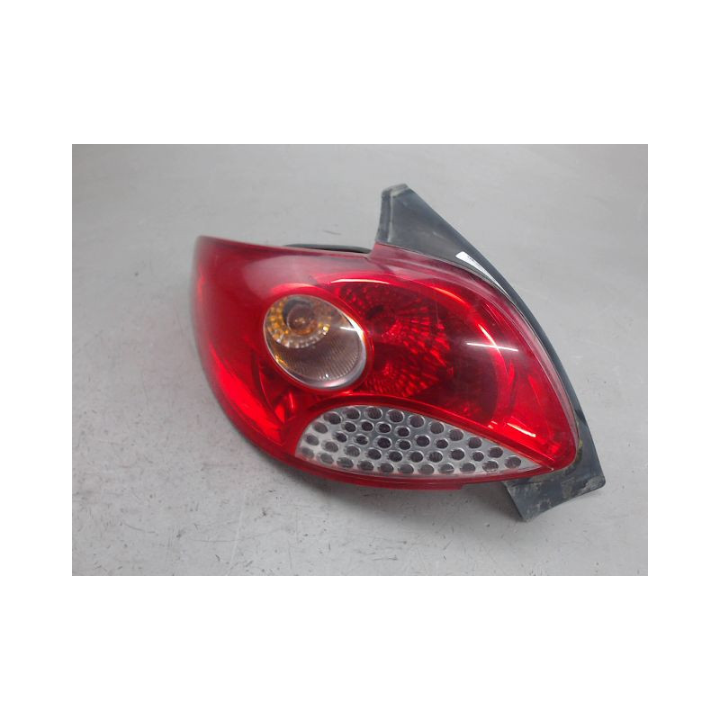 FEU ARRIERE GAUCHE  PEUGEOT 206