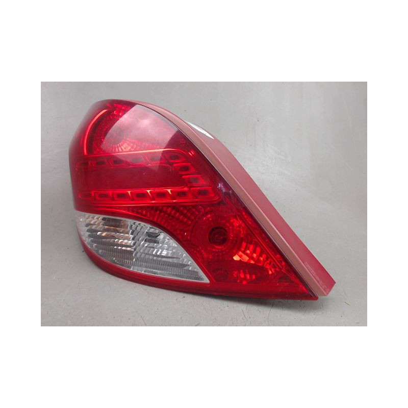 FEU ARRIERE GAUCHE  PEUGEOT 207
