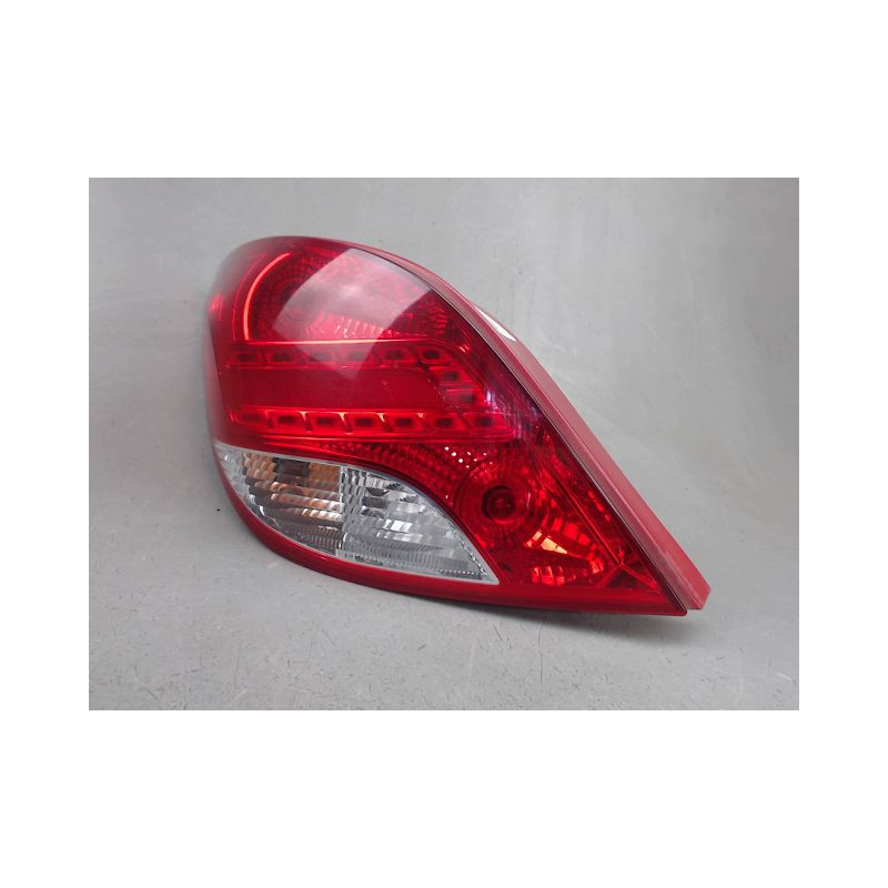 FEU ARRIERE GAUCHE  PEUGEOT 207