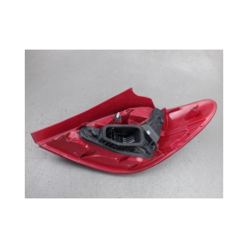 FEU ARRIERE GAUCHE  PEUGEOT 207