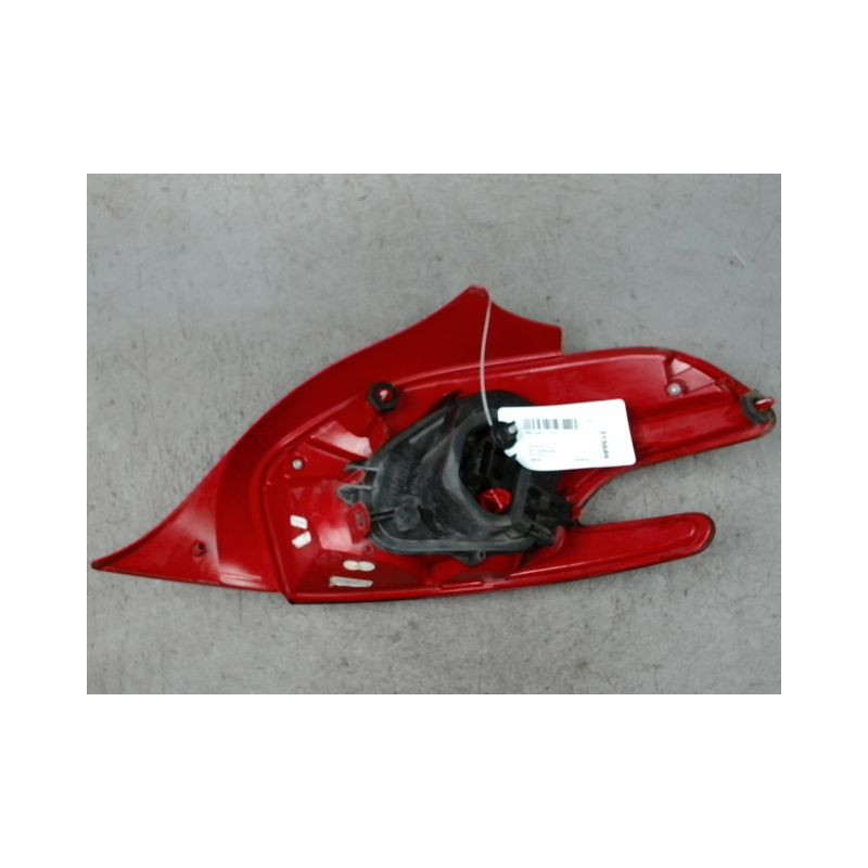 FEU ARRIERE GAUCHE  PEUGEOT 208