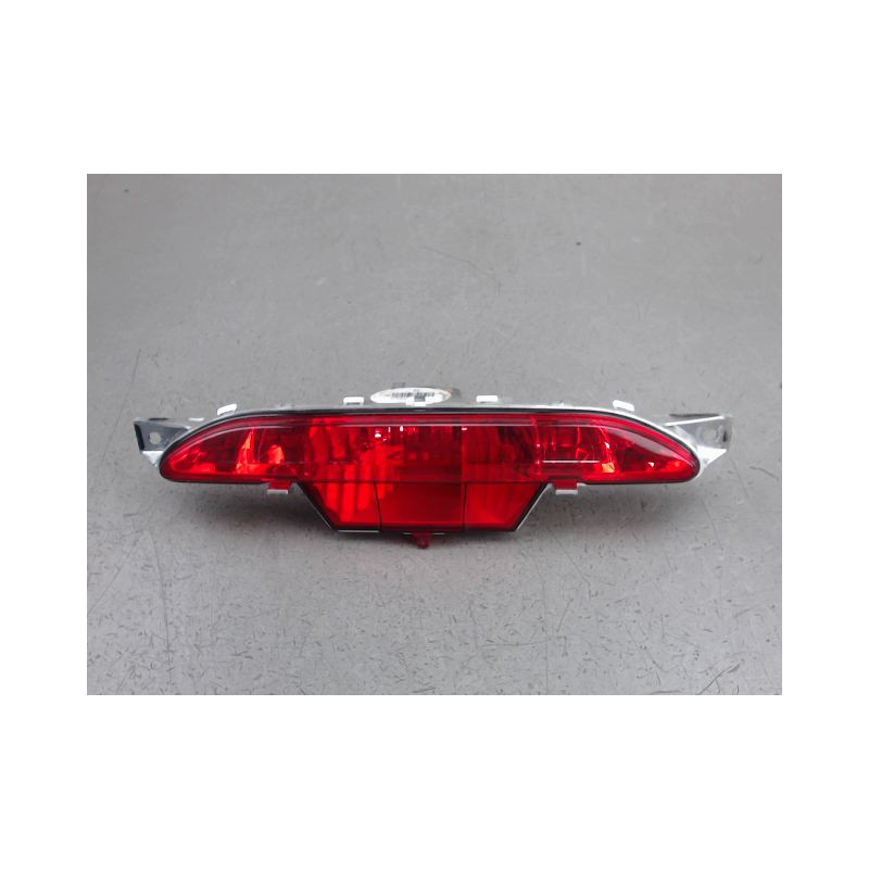 FEU BROUILLARD CENTRAL ARRIERE PEUGEOT 208