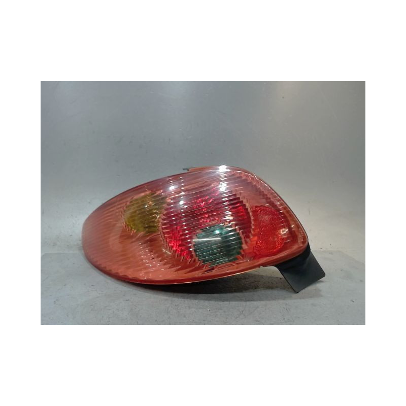 FEU ARRIERE GAUCHE  PEUGEOT 206