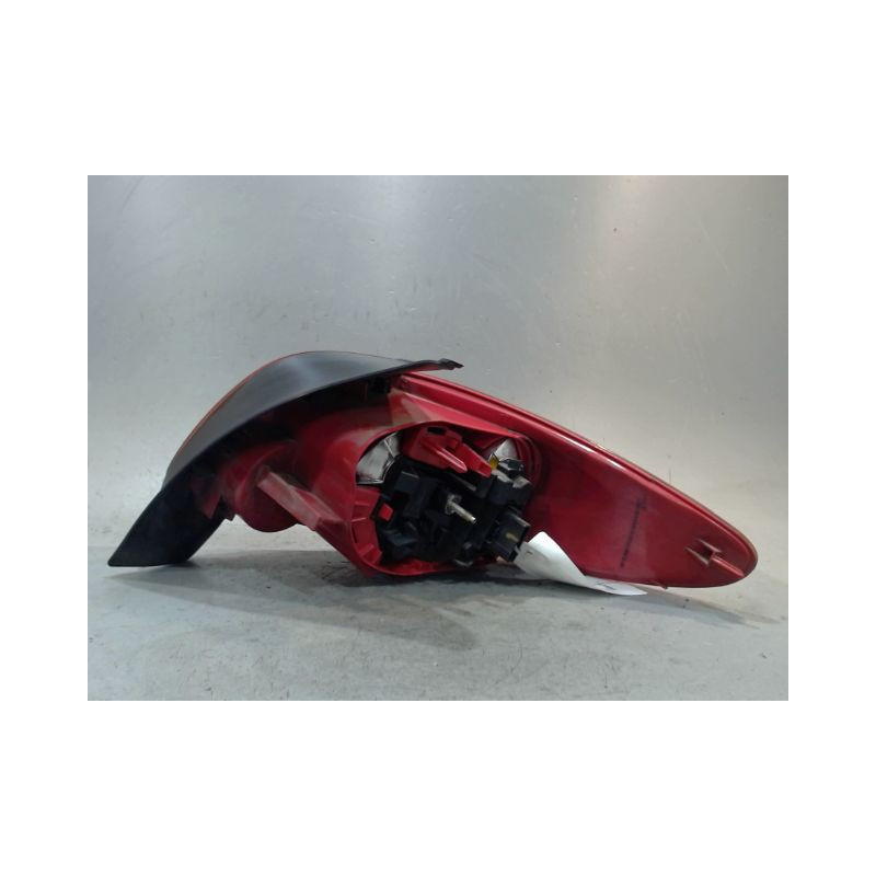 FEU ARRIERE GAUCHE  PEUGEOT 206