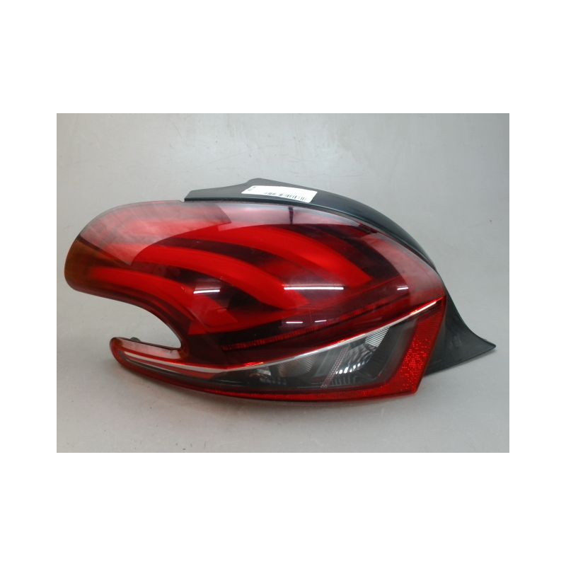 FEU ARRIERE GAUCHE  PEUGEOT 208