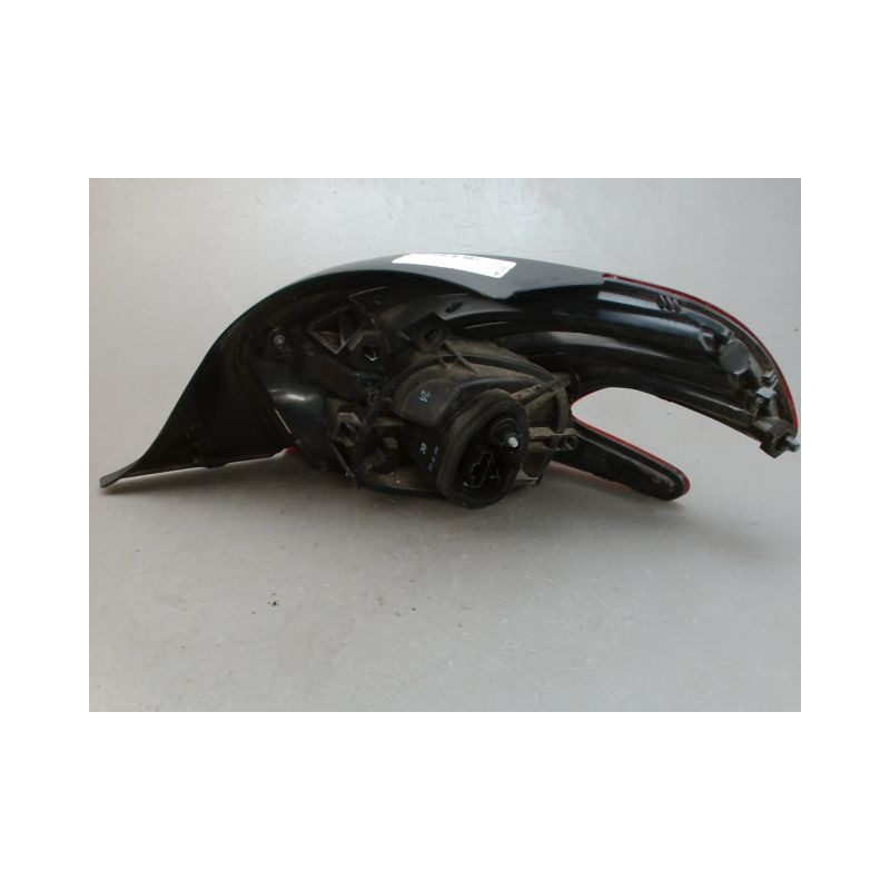 FEU ARRIERE GAUCHE  PEUGEOT 208