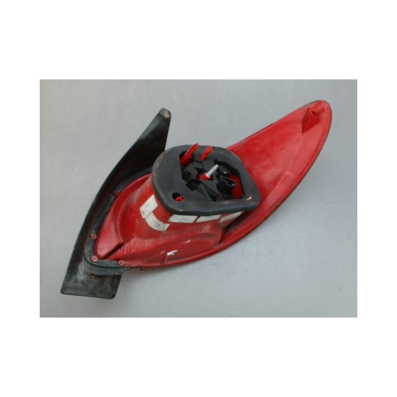 FEU ARRIERE GAUCHE  PEUGEOT 206