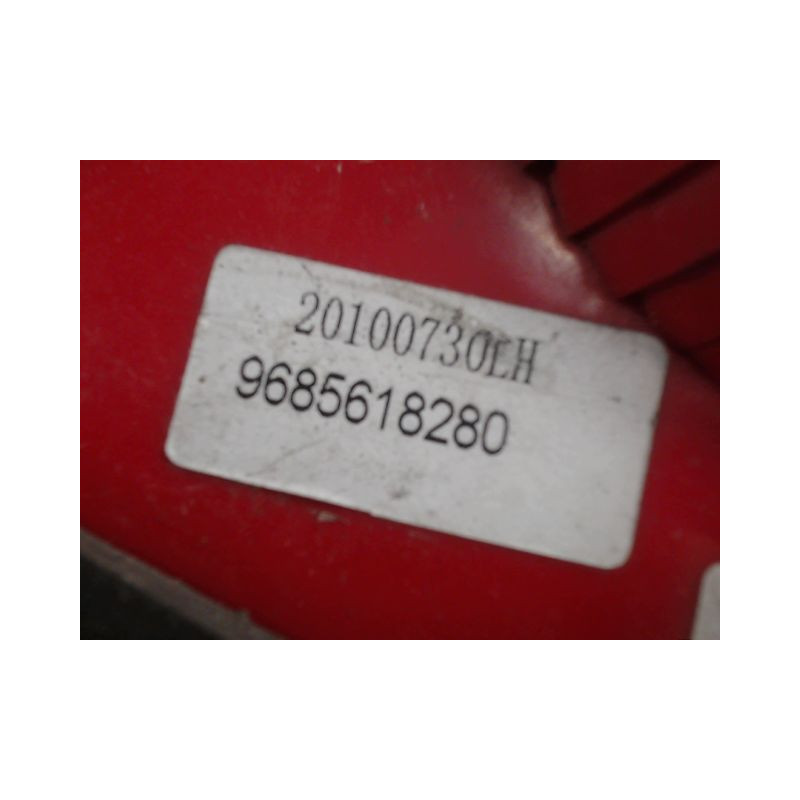 FEU ARRIERE GAUCHE  PEUGEOT 206