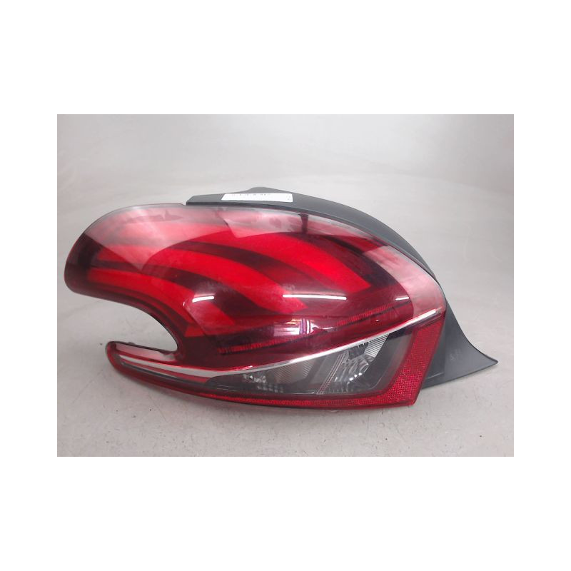 FEU ARRIERE GAUCHE  PEUGEOT 208