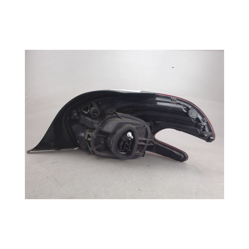 FEU ARRIERE GAUCHE  PEUGEOT 208