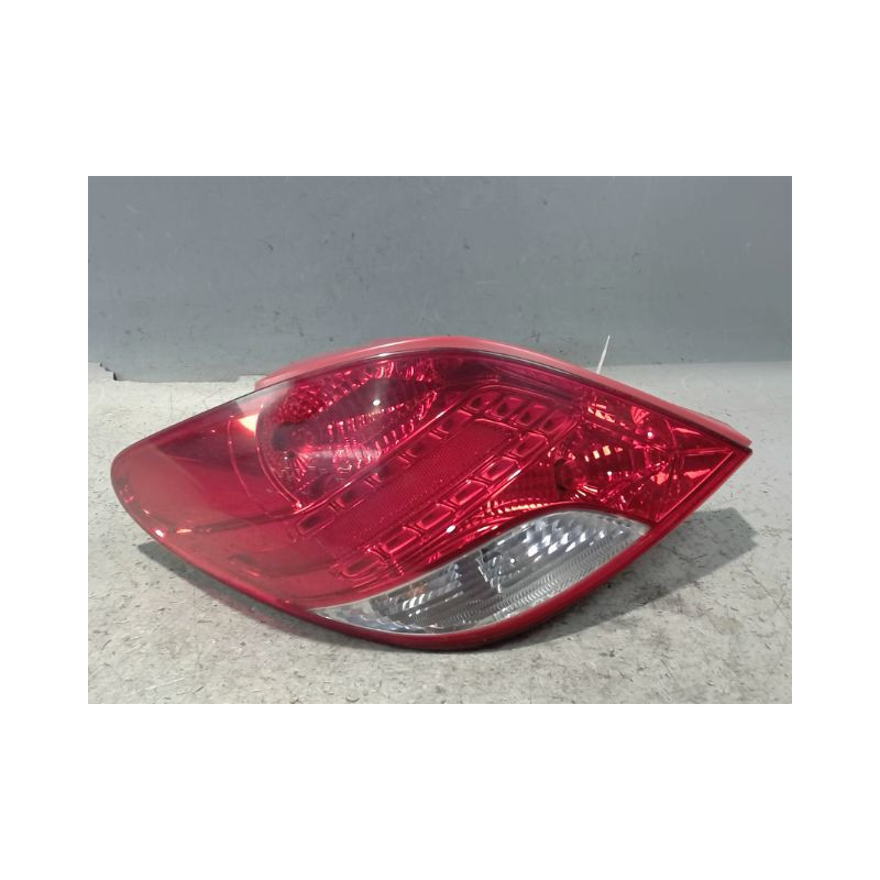 FEU ARRIERE GAUCHE  PEUGEOT 207 2011-